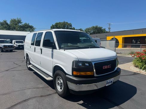 Used 2025 GMC Savana 2500 w/ Driver Convenience Package RWD image 3