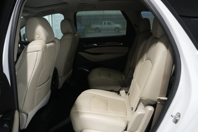 Used 2021 Buick Enclave Premium w/ Sun and Sites Package AWD/4WD image 18