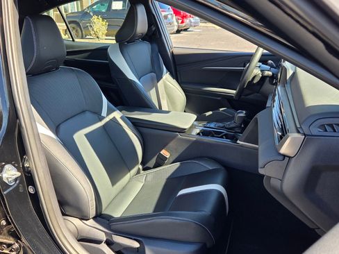 Used 2025 Toyota Camry SE image 16