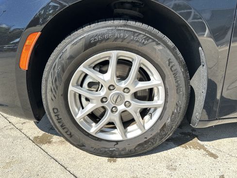Used 2023 Chrysler Pacifica Touring-L FWD image 31