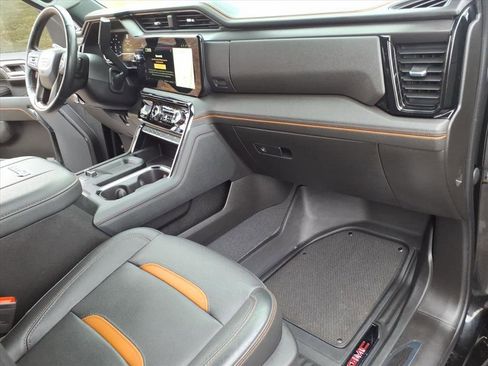 Used 2024 GMC Sierra 2500 AT4 w/ AT4 Premium Plus Package image 17