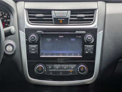 Used 2018 Nissan Altima 2.5 SR w/ SR Midnight Edition FWD image 17