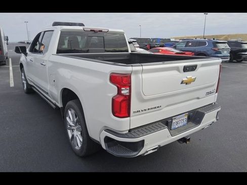 Used 2022 Chevrolet Silverado 1500 High Country w/ Technology Package AWD/4WD image 4
