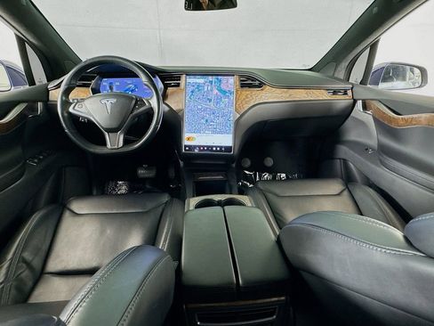 Used 2018 Tesla Model X 75D image 36