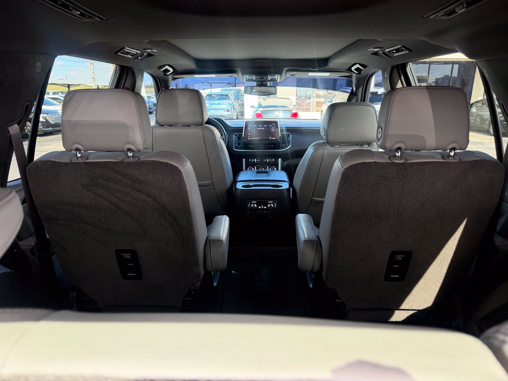 Used 2021 GMC Yukon SLT w/ SLT Luxury Plus Package RWD image 18
