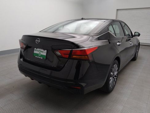 Used 2025 Nissan Altima 2.5 SV FWD image 7