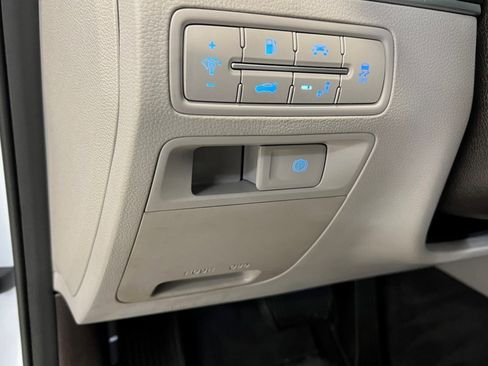 Used 2018 Genesis G80 3.8 image 32