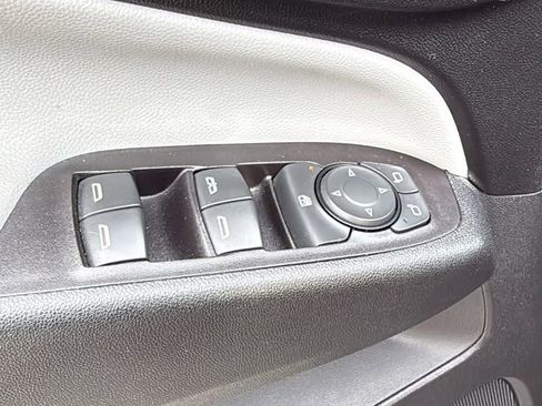 Used 2020 Chevrolet Equinox LS image 20