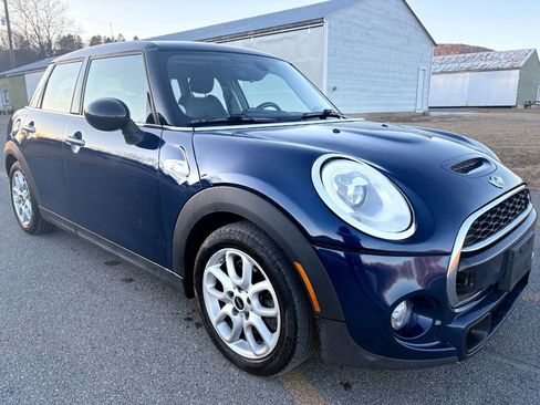 Used 2015 MINI Cooper S image 2