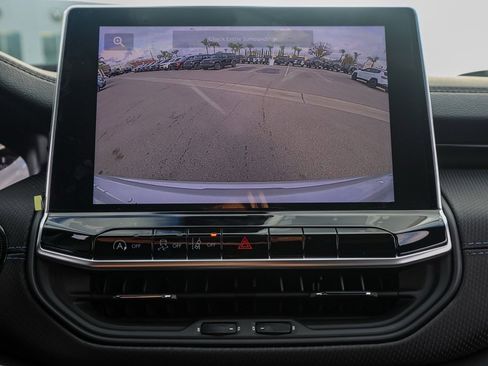 New 2026 Jeep Compass Latitude image 30