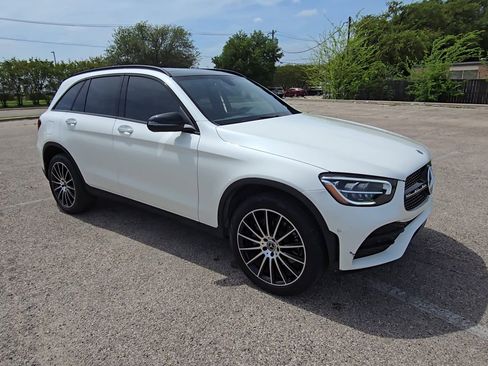 Used 2021 Mercedes-Benz GLC 300 4MATIC image 2