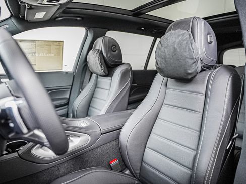 New 2026 Mercedes-Benz GLS 580 4MATIC image 11