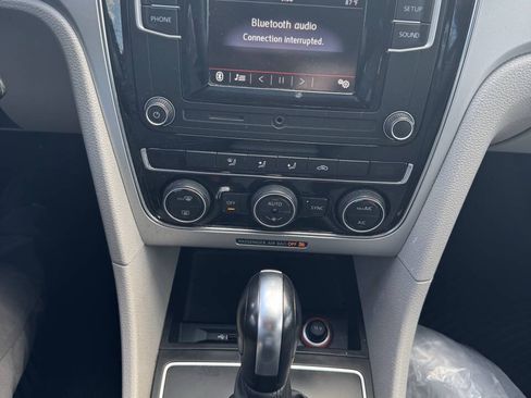 Used 2016 Volkswagen Passat 1.8T S FWD image 28
