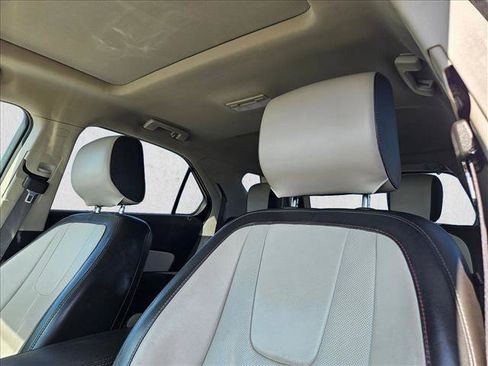 Used 2017 Chevrolet Equinox Premier w/ Enhanced Convenience Package FWD image 7