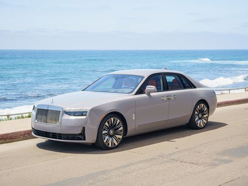 New 2025 Rolls-Royce Ghost image 1