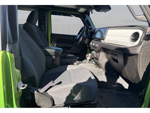 Used 2025 Jeep Wrangler Sport image 18