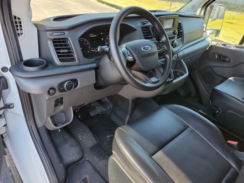 Used 2023 Ford Transit 250 Medium Roof image 3