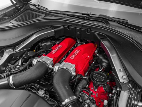 Certified 2022 Ferrari Roma image 19