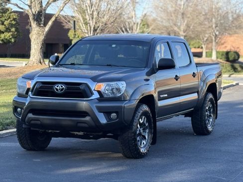 Used 2012 Toyota Tacoma PreRunner w/ SR5 Pkg RWD image 2