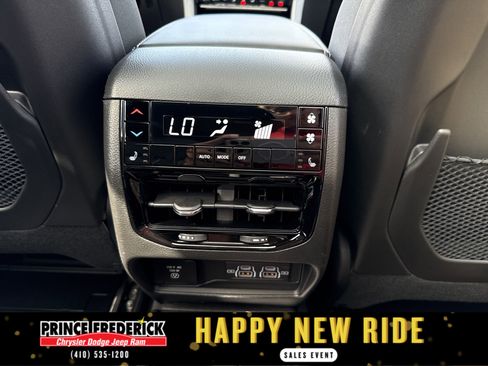 New 2025 Jeep Grand Cherokee L Limited w/ Black Appearance Package image 18