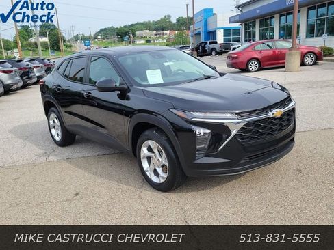 Used 2024 Chevrolet Trax LS w/ LS Convenience Package FWD image 7