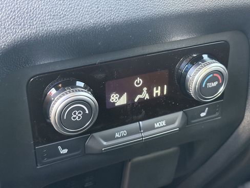 New 2026 GMC Acadia Elevation image 18