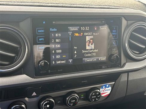 Used 2018 Toyota Tacoma TRD Sport image 33