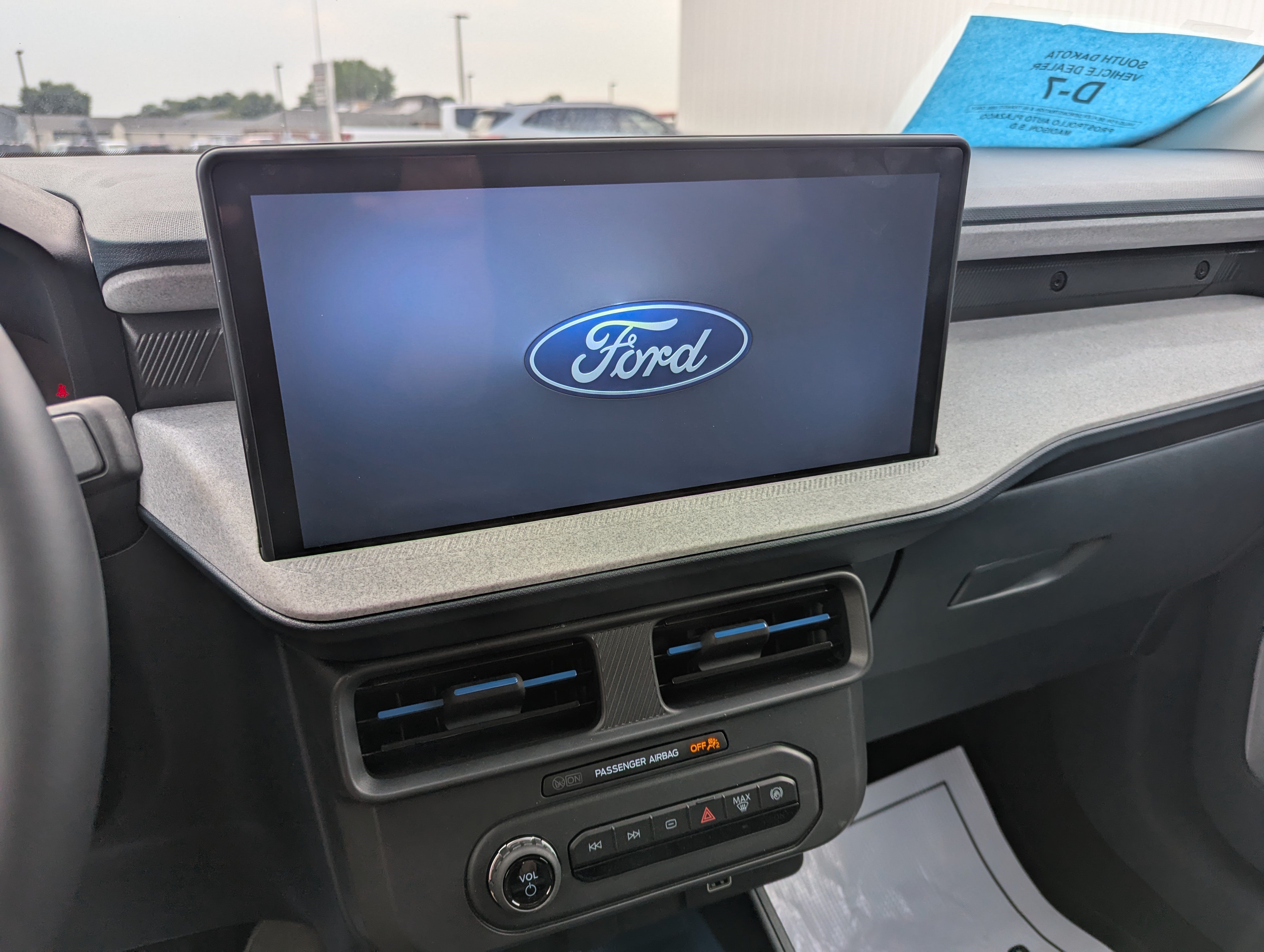 New 2025 Ford Maverick XLT w/ XLT Luxury Package FWD image 12