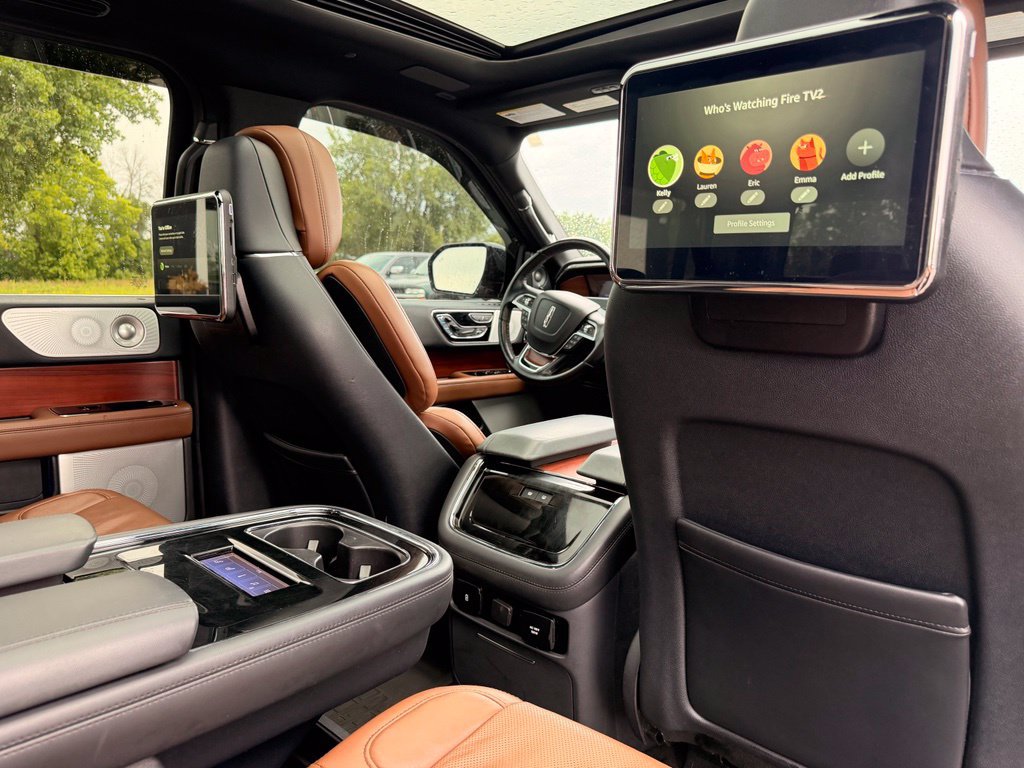 Used 2022 Lincoln Navigator L Reserve AWD/4WD image 32