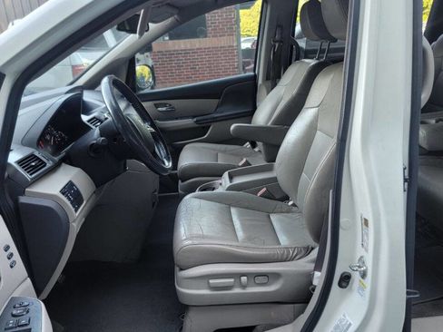 Used 2015 Honda Odyssey Touring Elite image 11