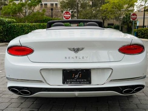 Used 2024 Bentley Continental GT V8 image 25