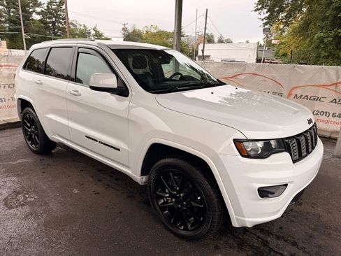 Used 2020 Jeep Grand Cherokee Altitude image 54