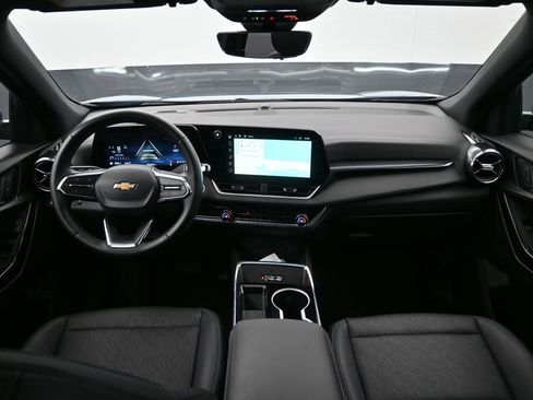 Used 2025 Chevrolet Equinox LT w/ Convenience Package II image 16