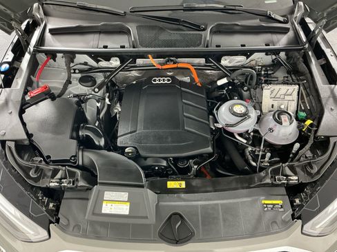Certified 2025 Audi Q5 e Premium Plus w/ Premium Plus Package AWD/4WD image 23