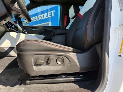 Used 2024 GMC Canyon AT4X image 18