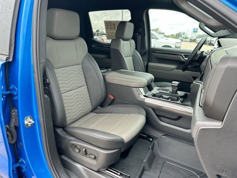 Used 2025 Chevrolet Silverado 1500 ZR2 w/ Technology Package image 24