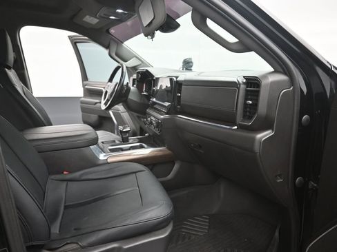 Used 2023 Chevrolet Silverado 1500 LT Trail Boss w/ LPO, Dark Essentials Package AWD/4WD image 24