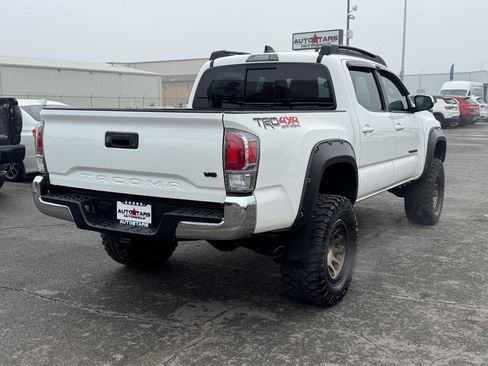 Used 2020 Toyota Tacoma TRD Off-Road image 5