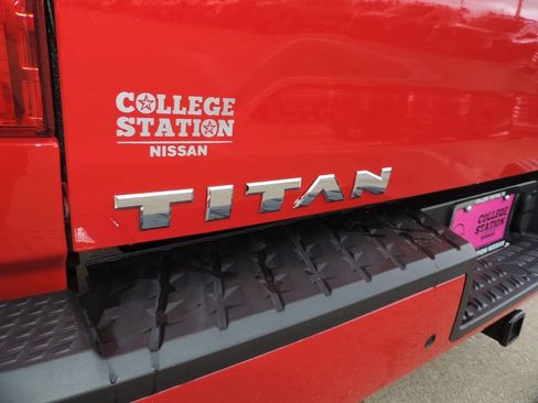 Certified 2024 Nissan Titan SV w/ SV Convenience Package image 20