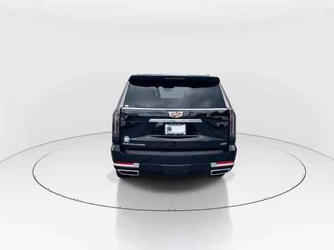 Used 2025 Cadillac Escalade Luxury w/ LPO, Floor Liner Package AWD/4WD image 7