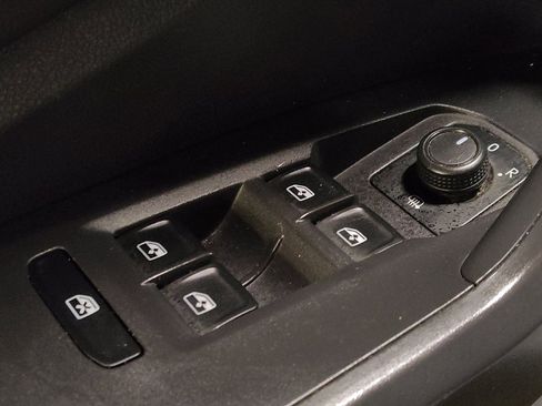 Used 2019 Volkswagen Jetta S w/ Driver Assistance Package image 27