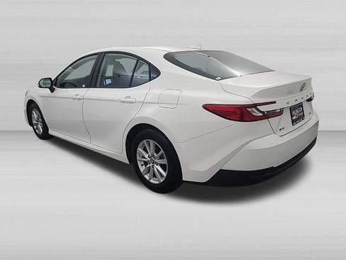 Used 2025 Toyota Camry SE FWD image 7