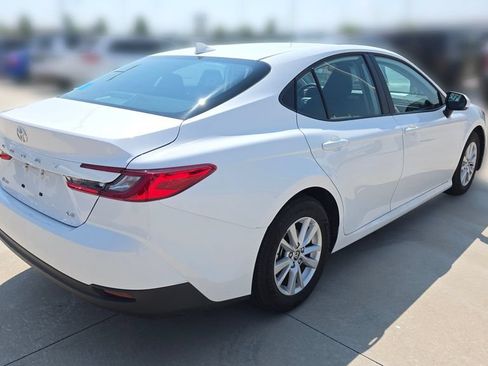 Used 2025 Toyota Camry LE FWD image 5