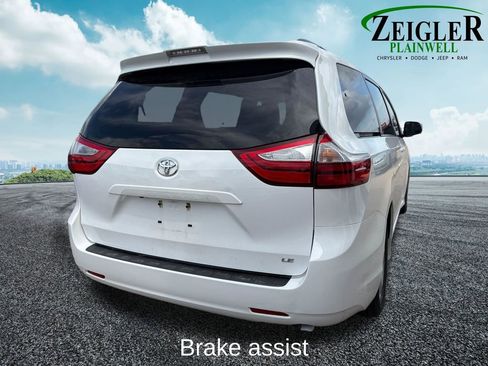 Used 2018 Toyota Sienna LE FWD image 5
