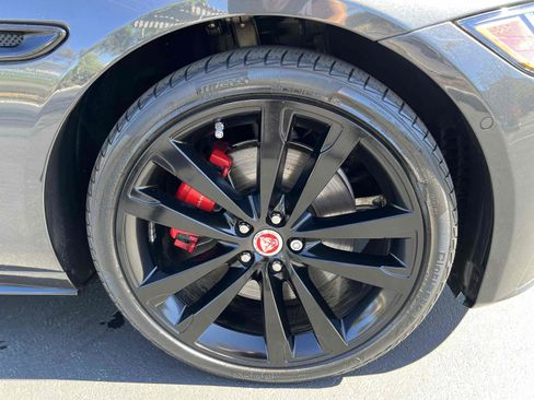 Used 2017 Jaguar XF S image 86