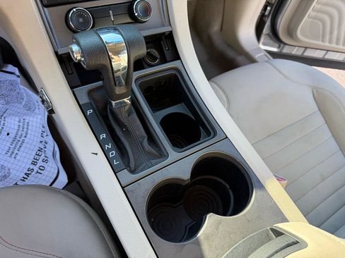 Used 2011 Ford Taurus SE FWD image 13