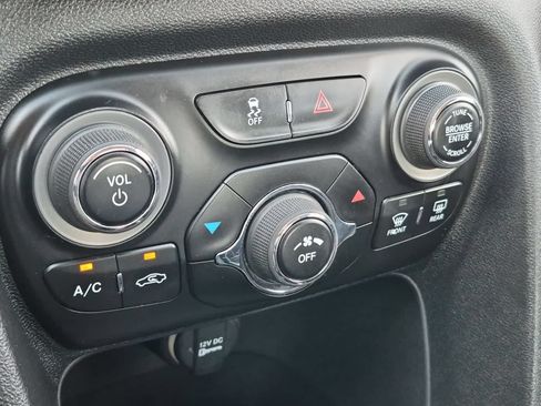 Used 2013 Dodge Dart SXT FWD image 30