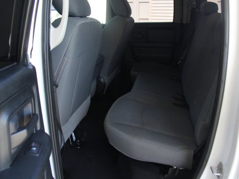 Used 2018 RAM 1500 Express image 12