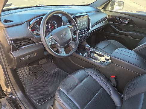 Used 2023 Chevrolet Traverse RS image 15