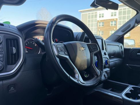 Used 2021 Chevrolet Silverado 1500 RST image 12